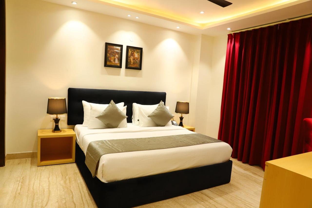 Hotel Malbork Inn Rajouri Garden Delhi - Couple Friendly Local Ids Accepted New Delhi Ngoại thất bức ảnh